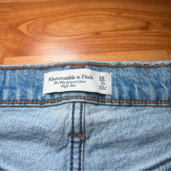 Abercrombie and Fitch 90s relaxed Jean high rise size 26 - Picture 2 of 6